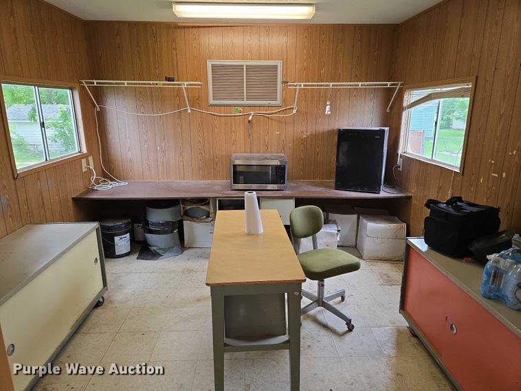 image for item EO0853 2008 Forest River office trailer