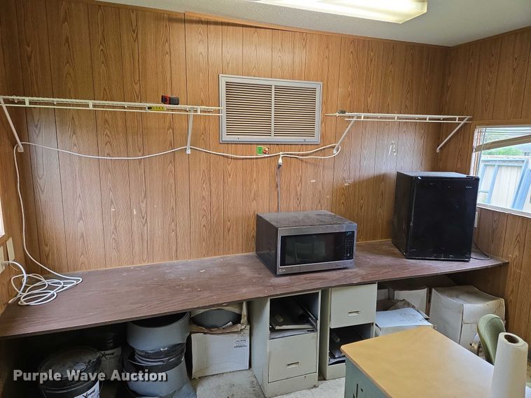 image for item EO0853 2008 Forest River office trailer