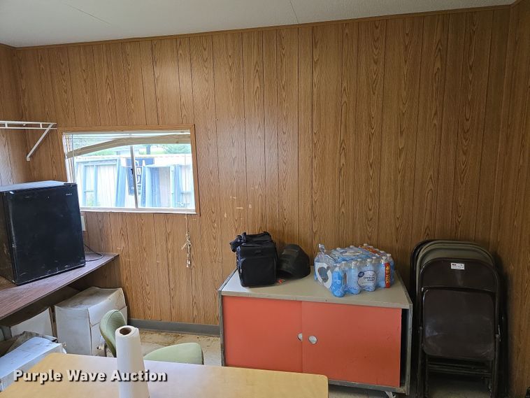 image for item EO0853 2008 Forest River office trailer