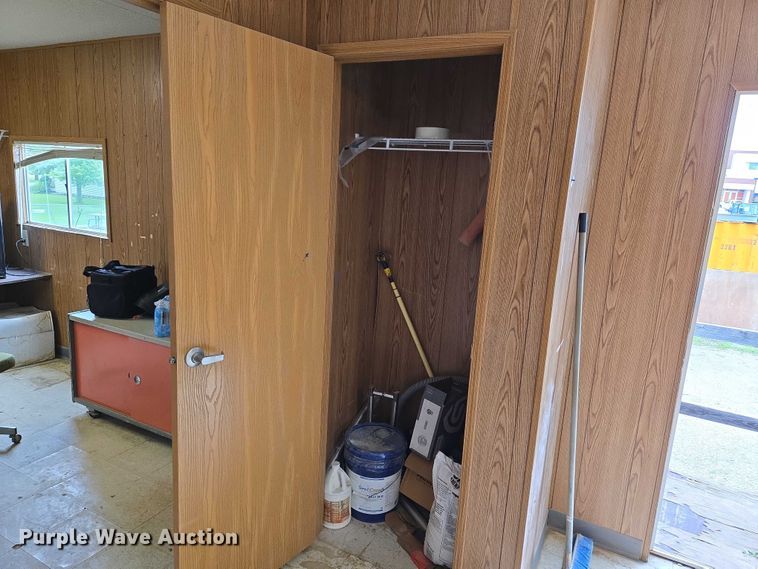 image for item EO0853 2008 Forest River office trailer