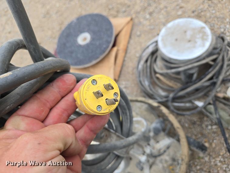 image for item EO0867 (2) floor finishers