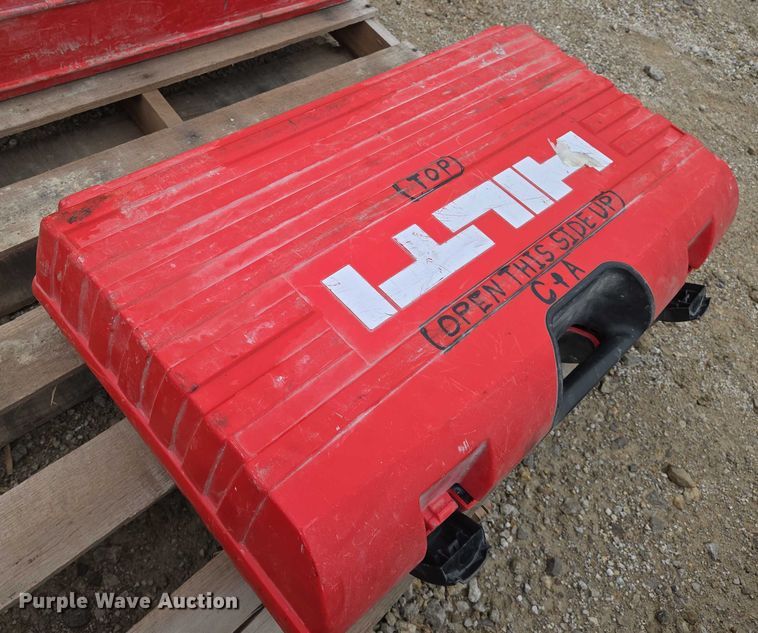 image for item EO0871 Hilti DG150 concrete grinder