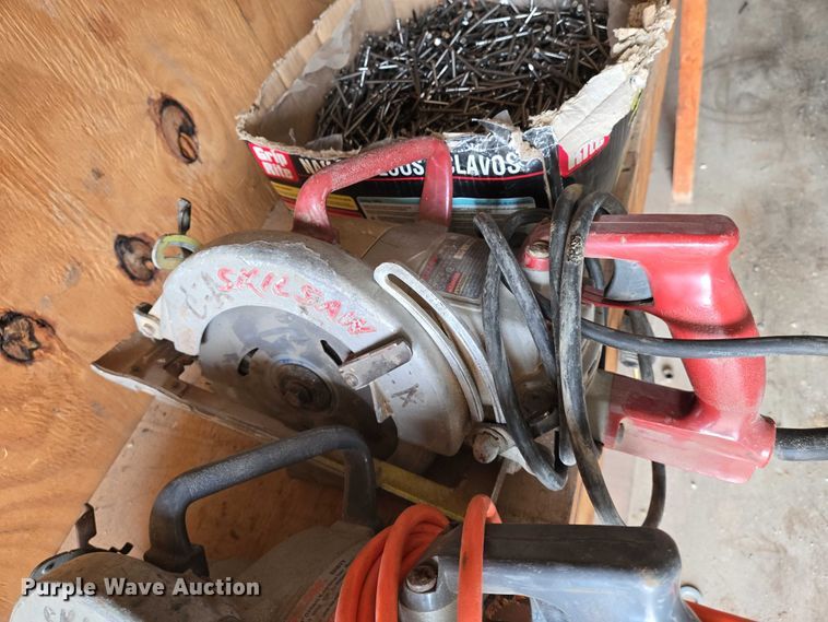 image for item EO0872 Tools