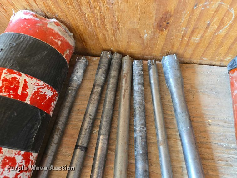 image for item EO0872 Tools