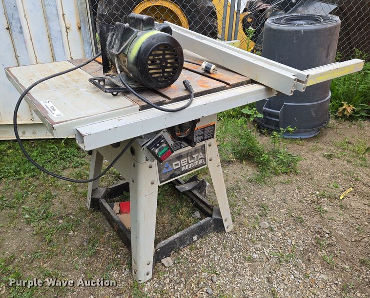 image for item EO0889 Delta table saw