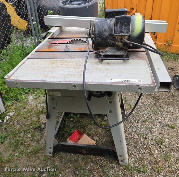 image for item EO0889 Delta table saw