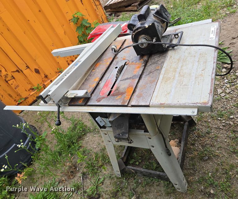 image for item EO0889 Delta table saw