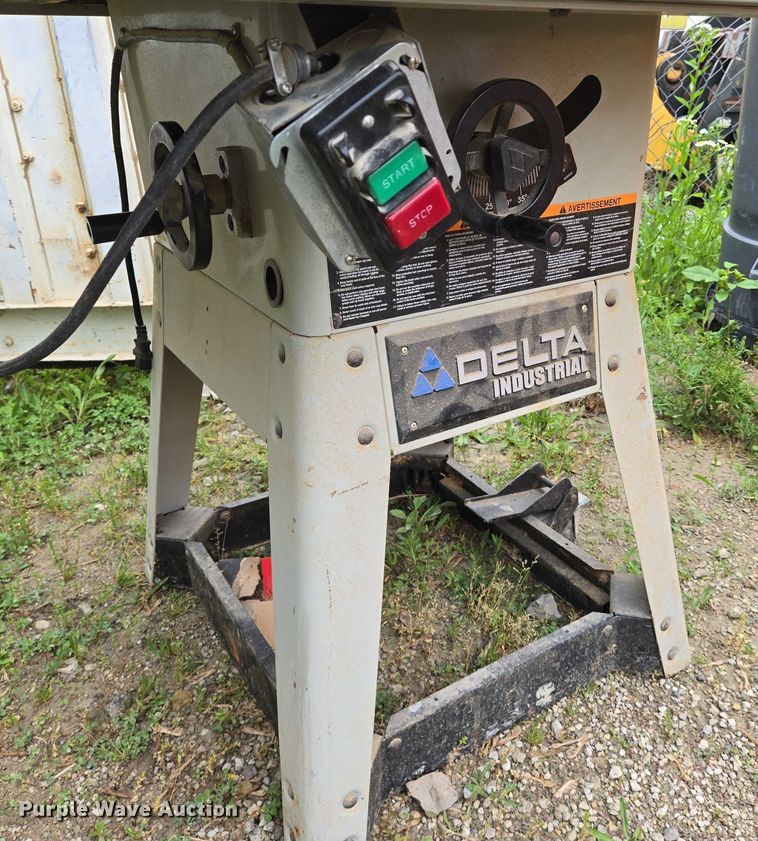 image for item EO0889 Delta table saw
