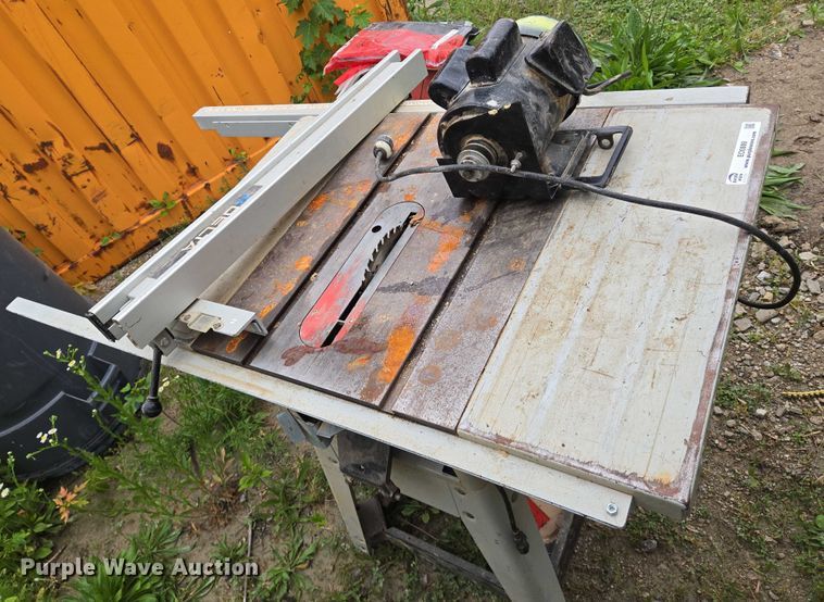 image for item EO0889 Delta table saw