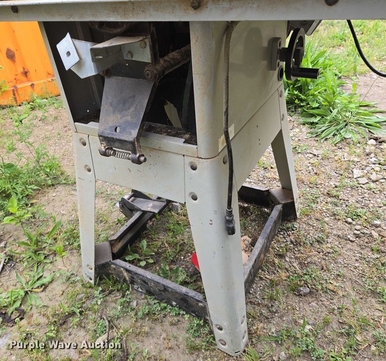 image for item EO0889 Delta table saw