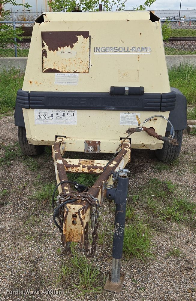image for item EO0907 1999 Ingersoll- Rand 185 air compressor