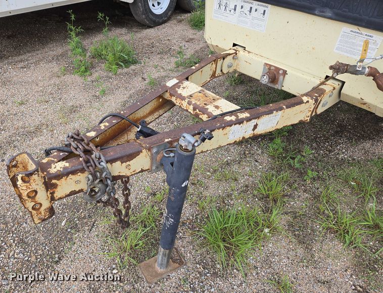 image for item EO0907 1999 Ingersoll- Rand 185 air compressor