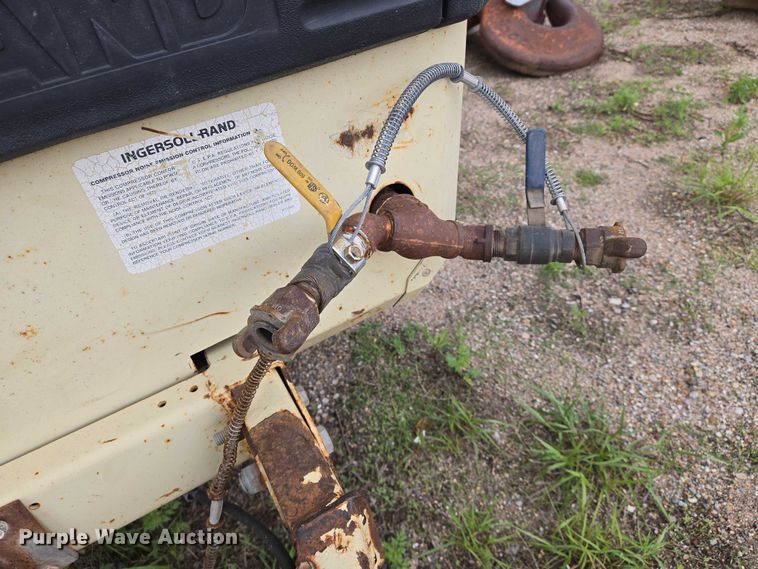 image for item EO0907 1999 Ingersoll- Rand 185 air compressor
