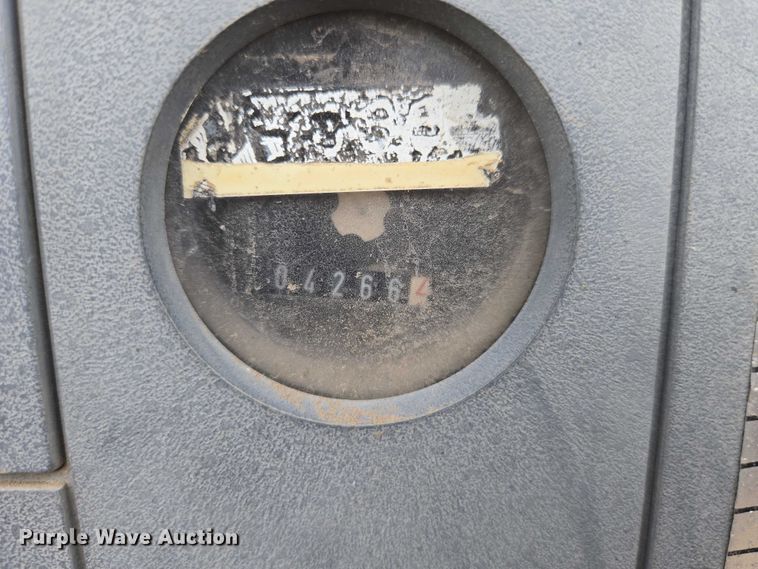 image for item EO0907 1999 Ingersoll- Rand 185 air compressor