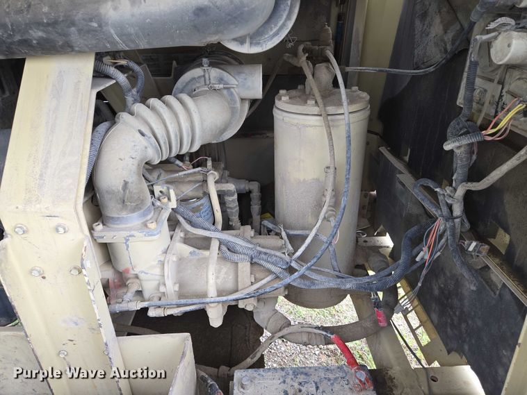 image for item EO0907 1999 Ingersoll- Rand 185 air compressor