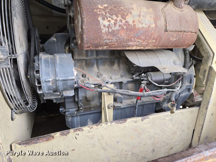 image for item EO0907 1999 Ingersoll- Rand 185 air compressor