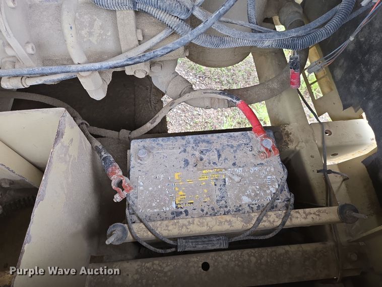 image for item EO0907 1999 Ingersoll- Rand 185 air compressor