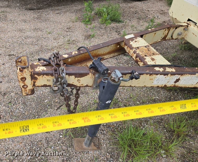 image for item EO0907 1999 Ingersoll- Rand 185 air compressor