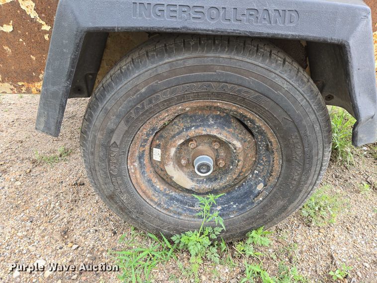 image for item EO0907 1999 Ingersoll- Rand 185 air compressor