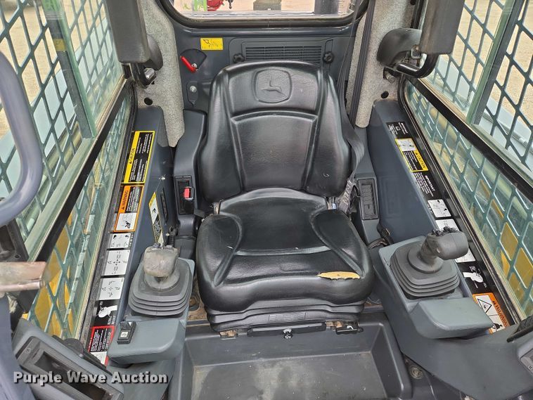 image for item EO0908 2016 John Deere 333E tracked skid steer loader