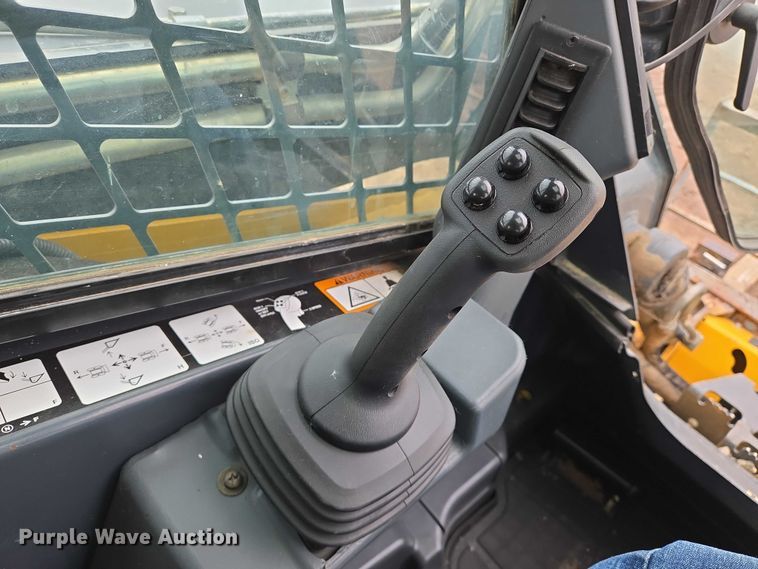 image for item EO0908 2016 John Deere 333E tracked skid steer loader