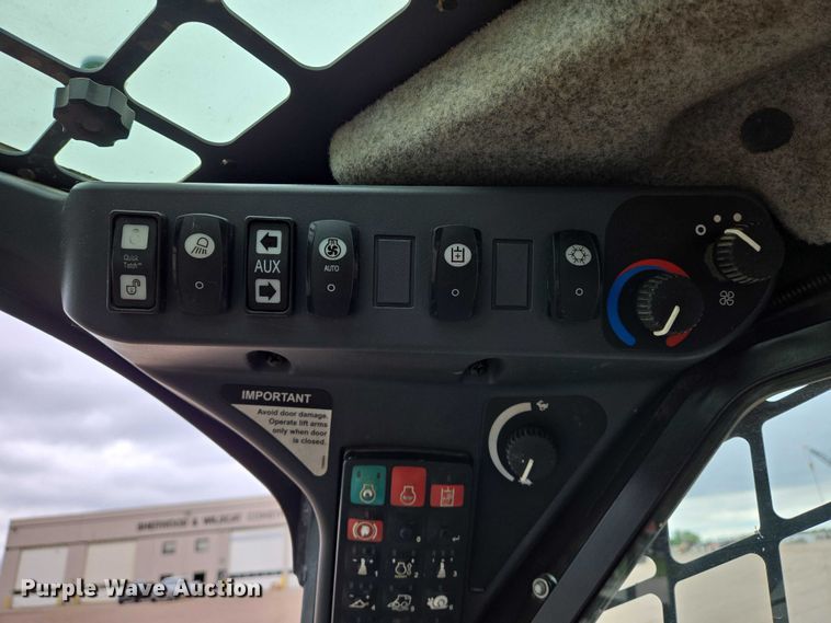 image for item EO0908 2016 John Deere 333E tracked skid steer loader