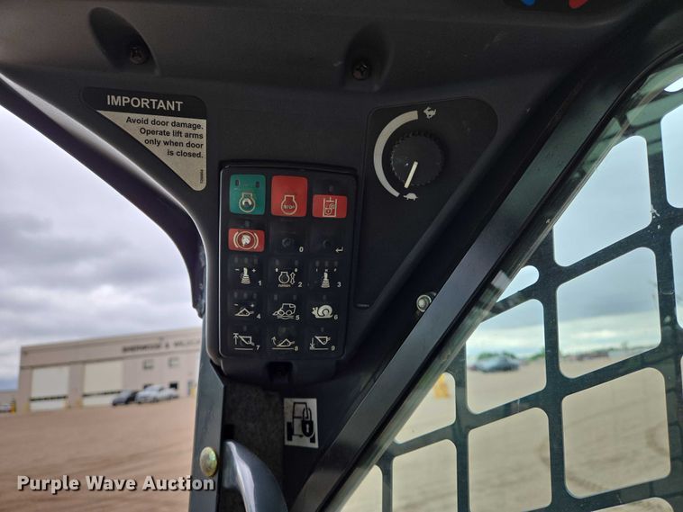 image for item EO0908 2016 John Deere 333E tracked skid steer loader