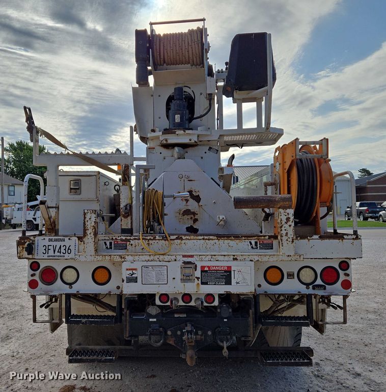 image for item EO0910 2014 Freightliner Business Class M2 digger derrick truck