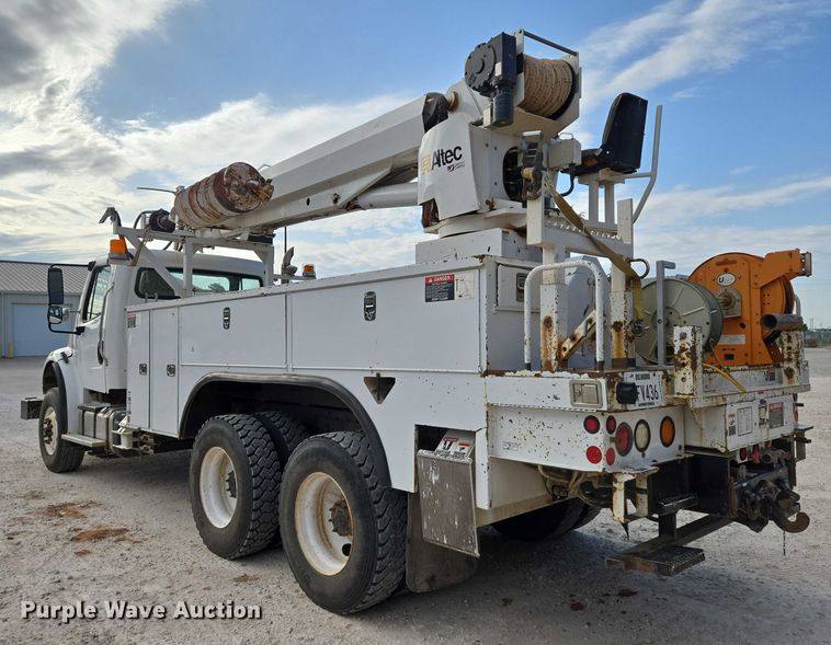 image for item EO0910 2014 Freightliner Business Class M2 digger derrick truck