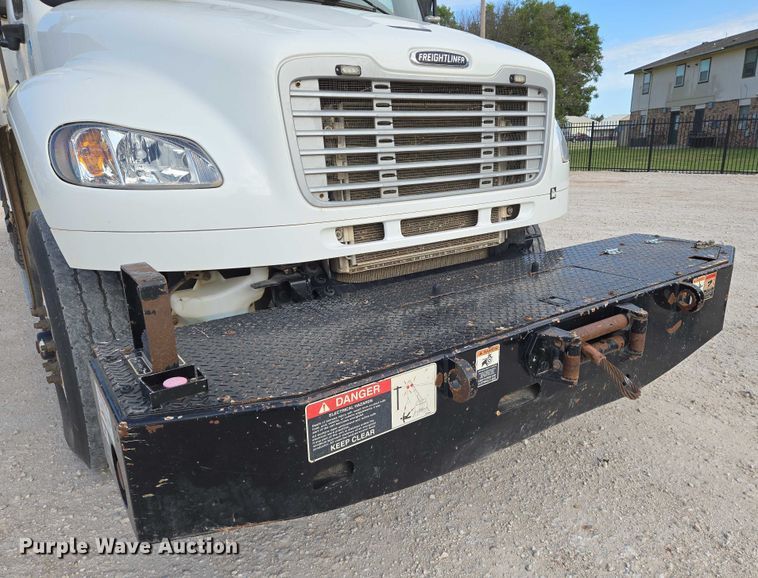 image for item EO0910 2014 Freightliner Business Class M2 digger derrick truck