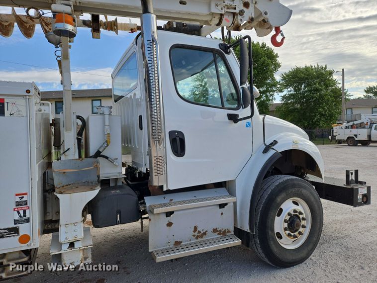 image for item EO0910 2014 Freightliner Business Class M2 digger derrick truck