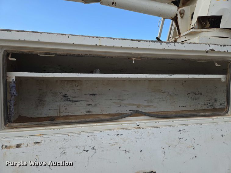 image for item EO0910 2014 Freightliner Business Class M2 digger derrick truck