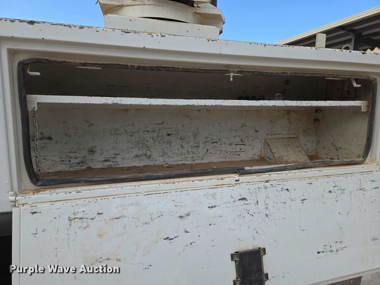 image for item EO0910 2014 Freightliner Business Class M2 digger derrick truck