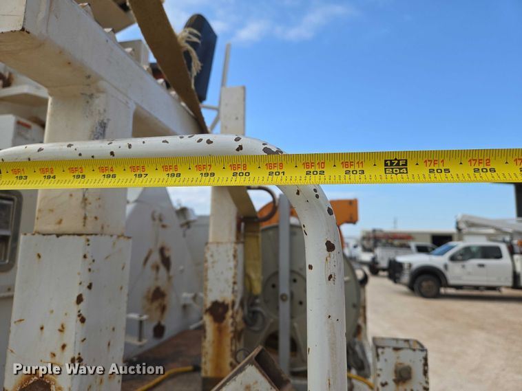 image for item EO0910 2014 Freightliner Business Class M2 digger derrick truck