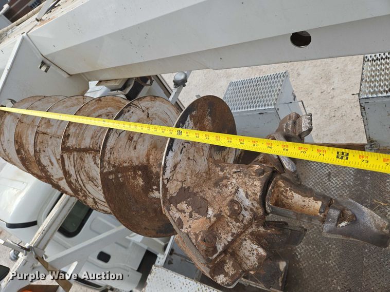 image for item EO0910 2014 Freightliner Business Class M2 digger derrick truck