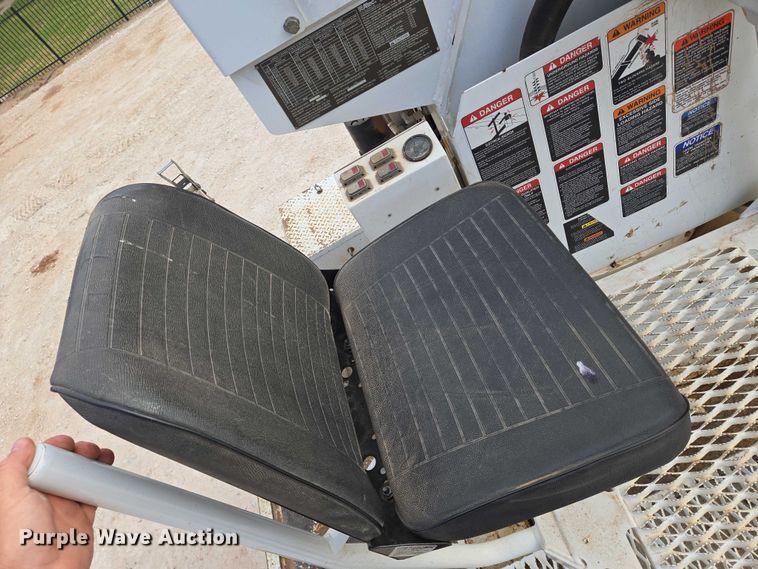 image for item EO0910 2014 Freightliner Business Class M2 digger derrick truck