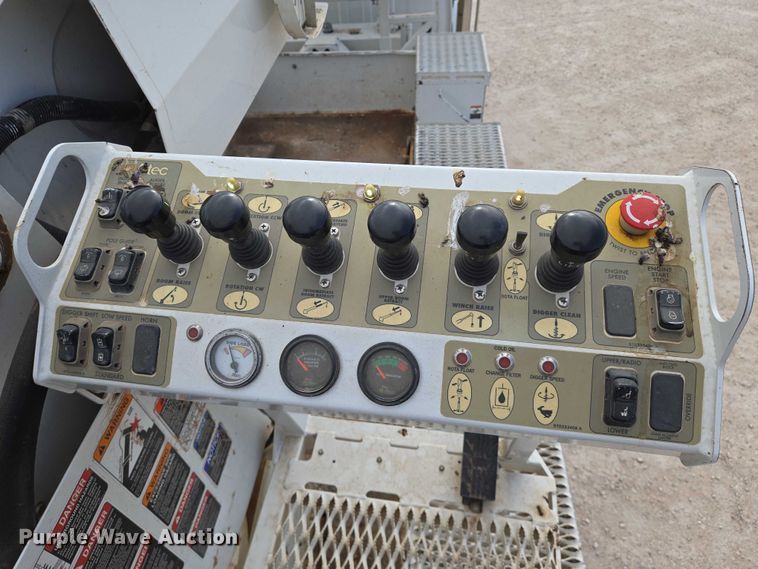 image for item EO0910 2014 Freightliner Business Class M2 digger derrick truck