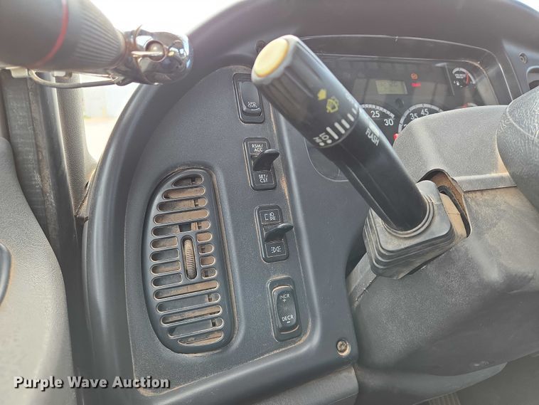 image for item EO0910 2014 Freightliner Business Class M2 digger derrick truck