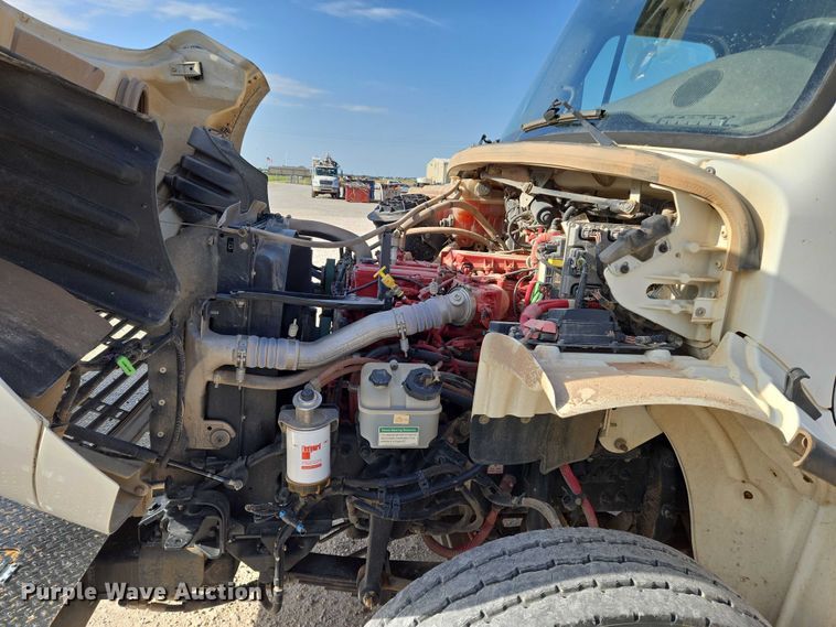 image for item EO0910 2014 Freightliner Business Class M2 digger derrick truck