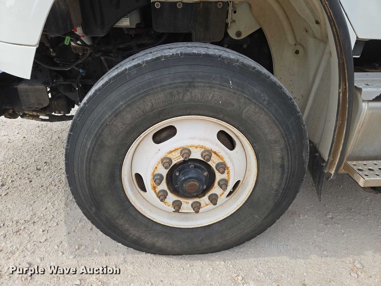 image for item EO0910 2014 Freightliner Business Class M2 digger derrick truck