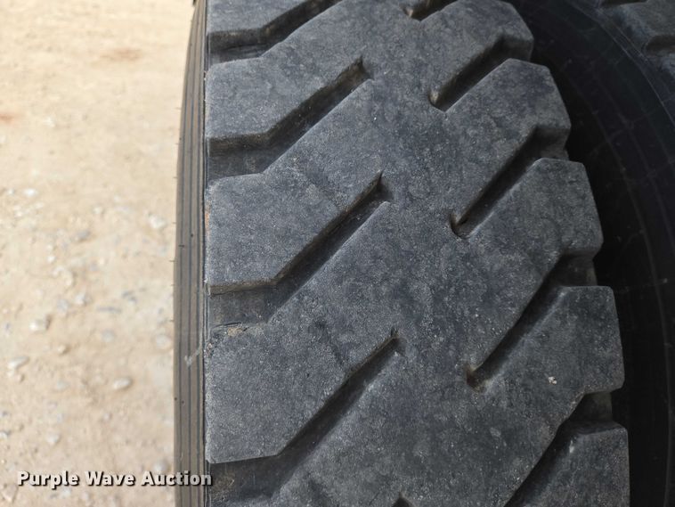 image for item EO0910 2014 Freightliner Business Class M2 digger derrick truck