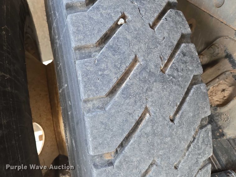 image for item EO0910 2014 Freightliner Business Class M2 digger derrick truck