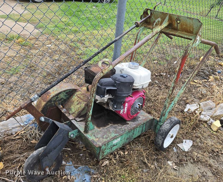 image for item EO0947 (3) roof saws