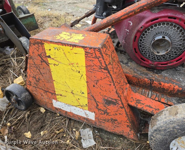 image for item EO0947 (3) roof saws