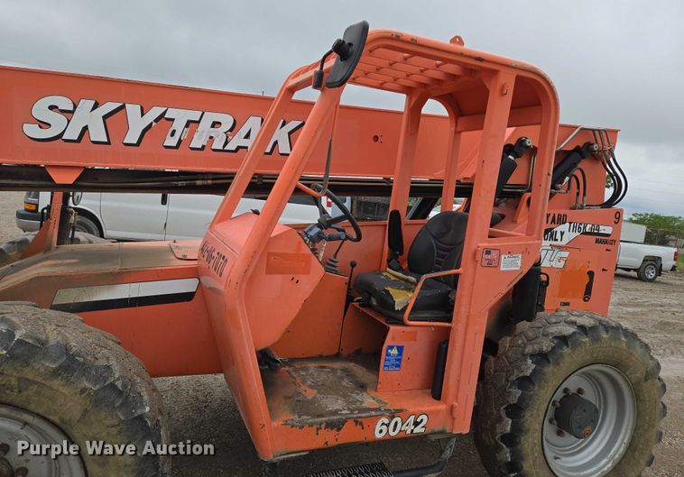 image for item EO0949 2007 Skytrak 6042 telehandler