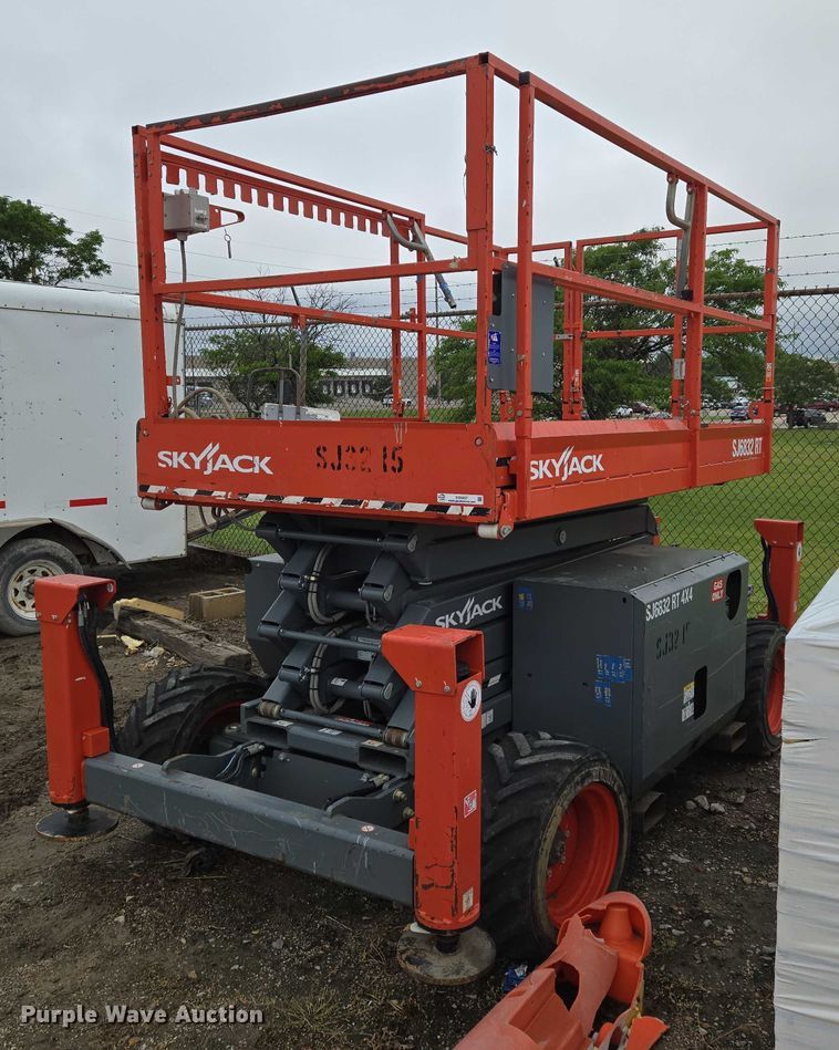 image for item EO0957 2018 Skyjack  SJ 6832RT scissor lift