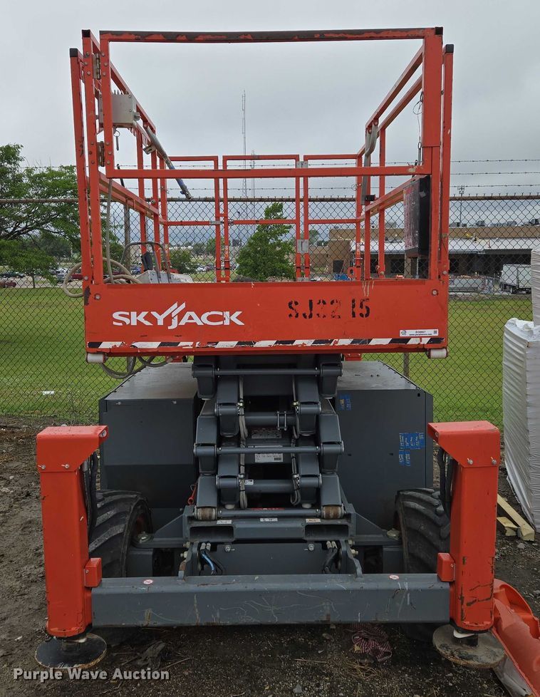 image for item EO0957 2018 Skyjack  SJ 6832RT scissor lift