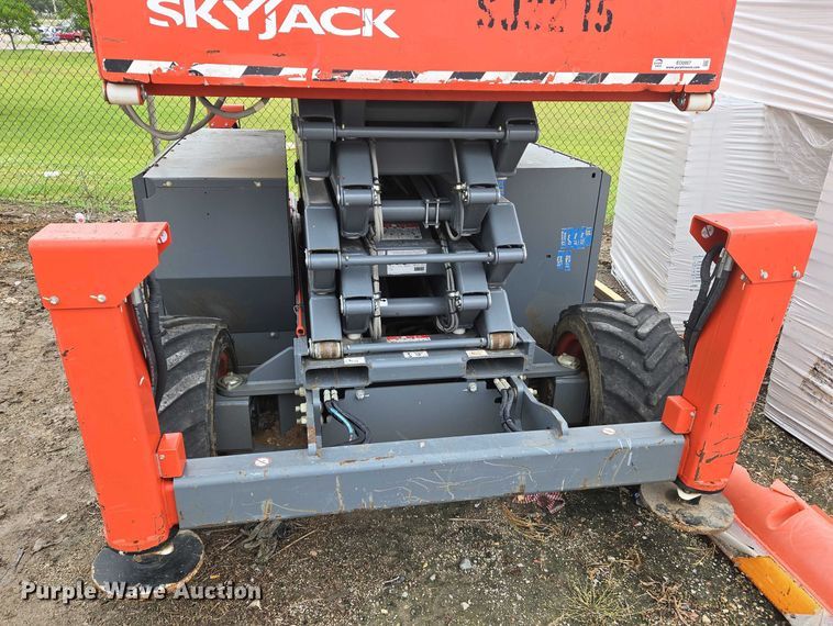image for item EO0957 2018 Skyjack  SJ 6832RT scissor lift