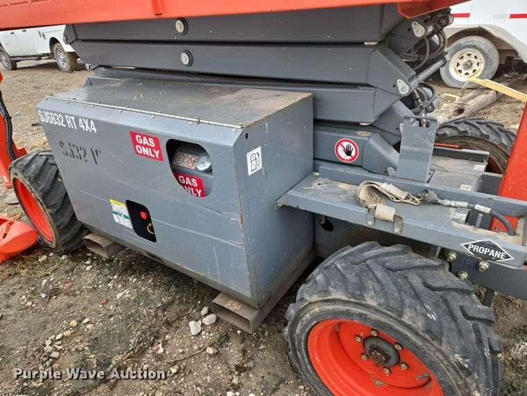 image for item EO0957 2018 Skyjack  SJ 6832RT scissor lift