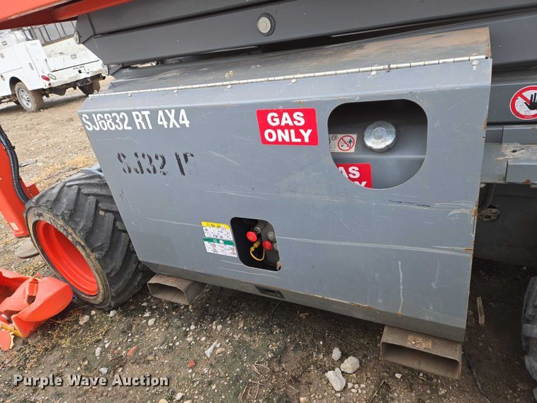 image for item EO0957 2018 Skyjack  SJ 6832RT scissor lift